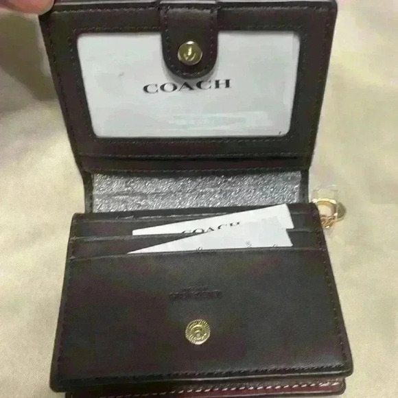 Coach Signature Wallet w/Box - Picture 6 of 8